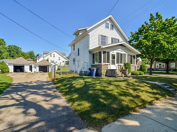 002-Front_View-3066604-medium
