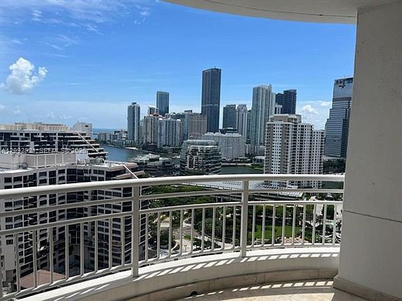 3rd image of 848 Brickell Key Dr #Cu-2303