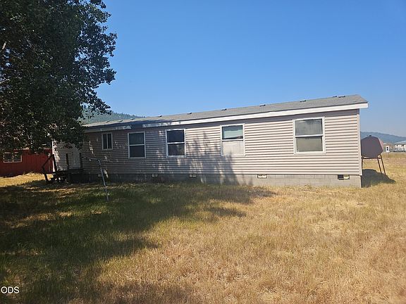 2nd image of 3520 Holbrook St