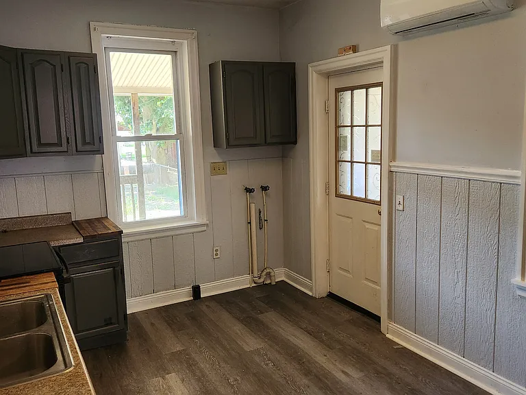 340 E Guilford St — Photo 8