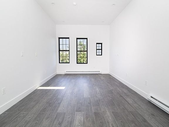 4th image of 969 Willoughby Ave APT 2L
