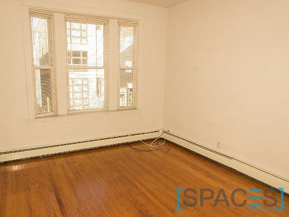 5th image of 1913 W Belmont Ave #2