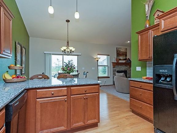 4th image of 730 Berkshire Ln