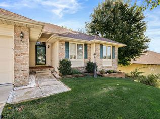 2946 S Jonathan Ct, Springfield, MO 65807