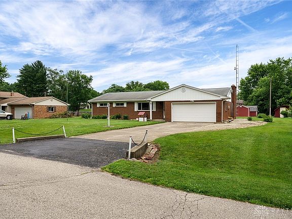 3rd image of 8866 Meadowlark Dr
