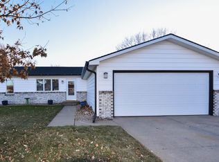 2014 W 38th St, Kearney, NE 68845