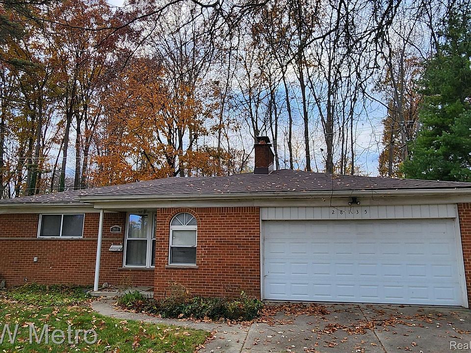 1st image of 28135 Berkshire Dr