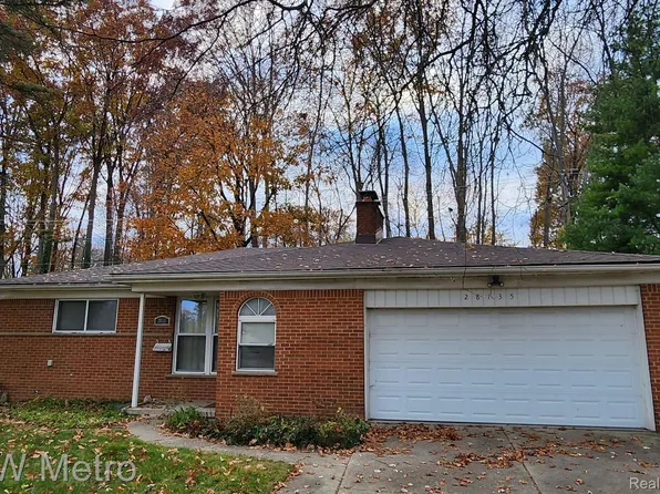 28135 Berkshire Dr, Southfield, MI 48076