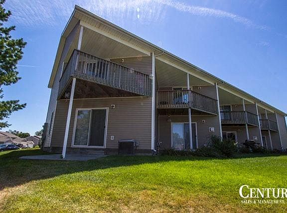 3rd image of 560 Lakeside Dr #45