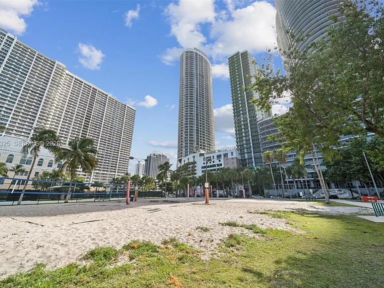 1750 N Bayshore Dr #4315 — Photo 2