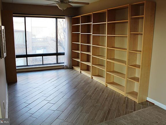 2nd image of 104 Roberts Ln APT 301