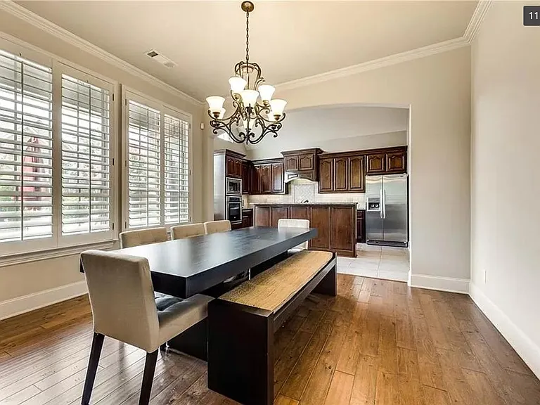 2501 Lady Viviane Ln — Photo 11