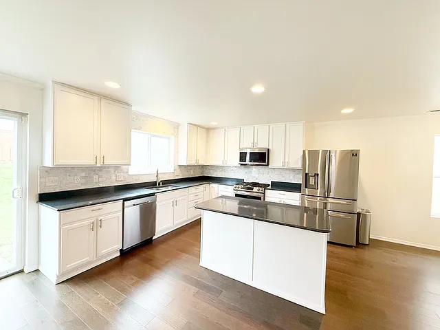 2168 SW Warbler Way — Photo 12