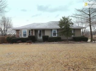 11201 N Southridge Dr, Liberty, MO 64068