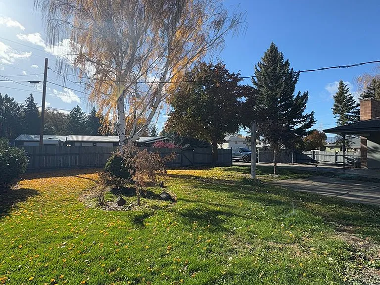1001 N Brooklane St — Photo 4