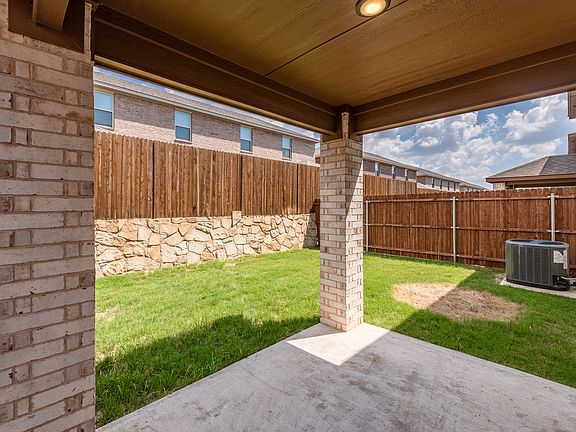 3rd image of 722 Rolling Terrace Cir