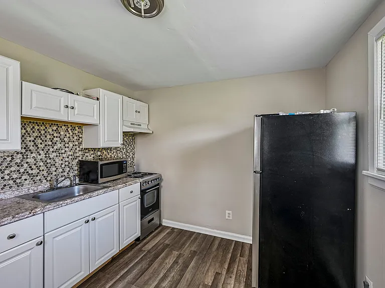 4133 Brown St #1 — Photo 15