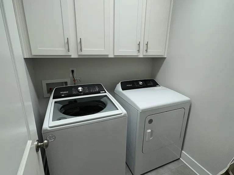 632 Amalfi Dr — Photo 24