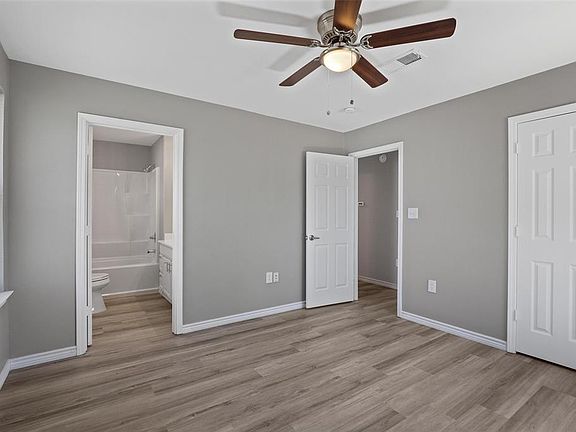 3rd image of 801 N 8th Ave