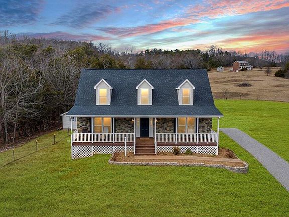 2nd image of 51 Fox Run Rd