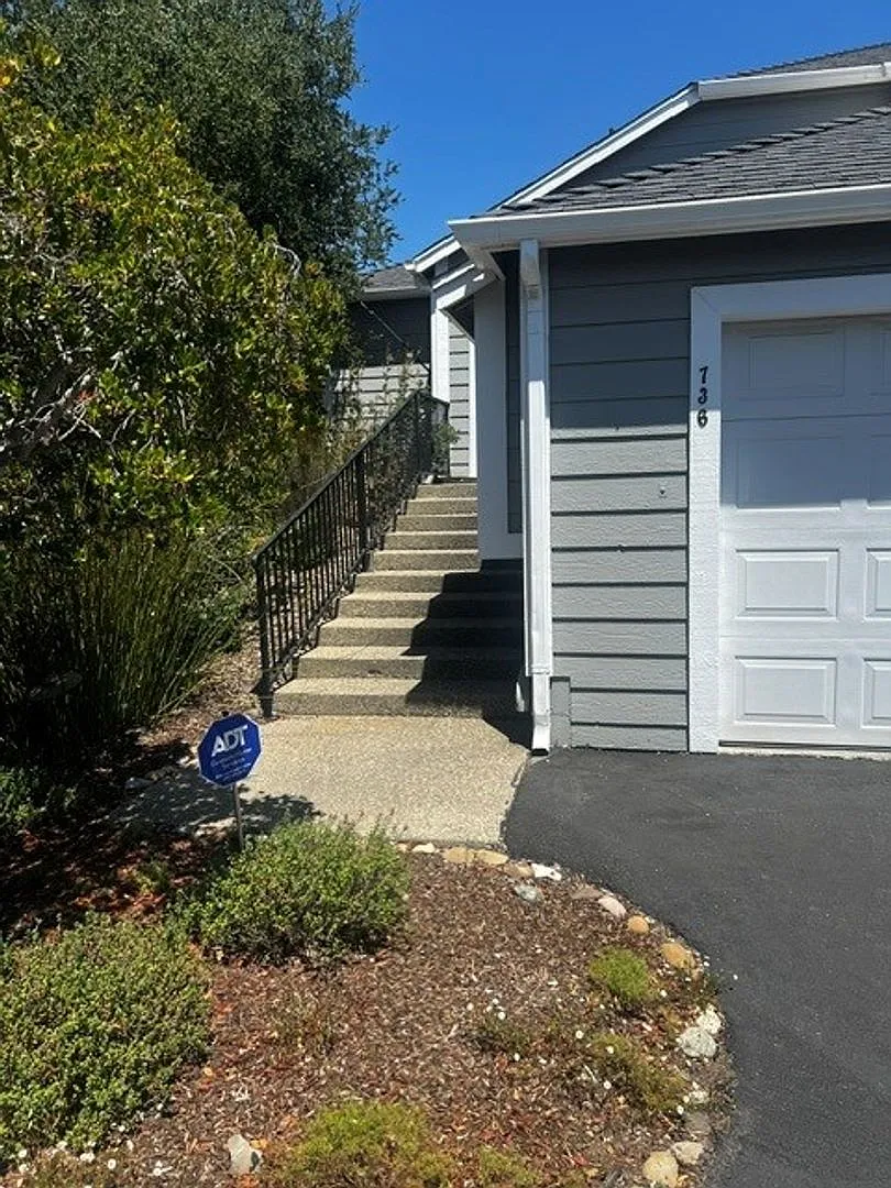 Mission Oaks Beauty with Breathtaking Valley Views — Photo 4