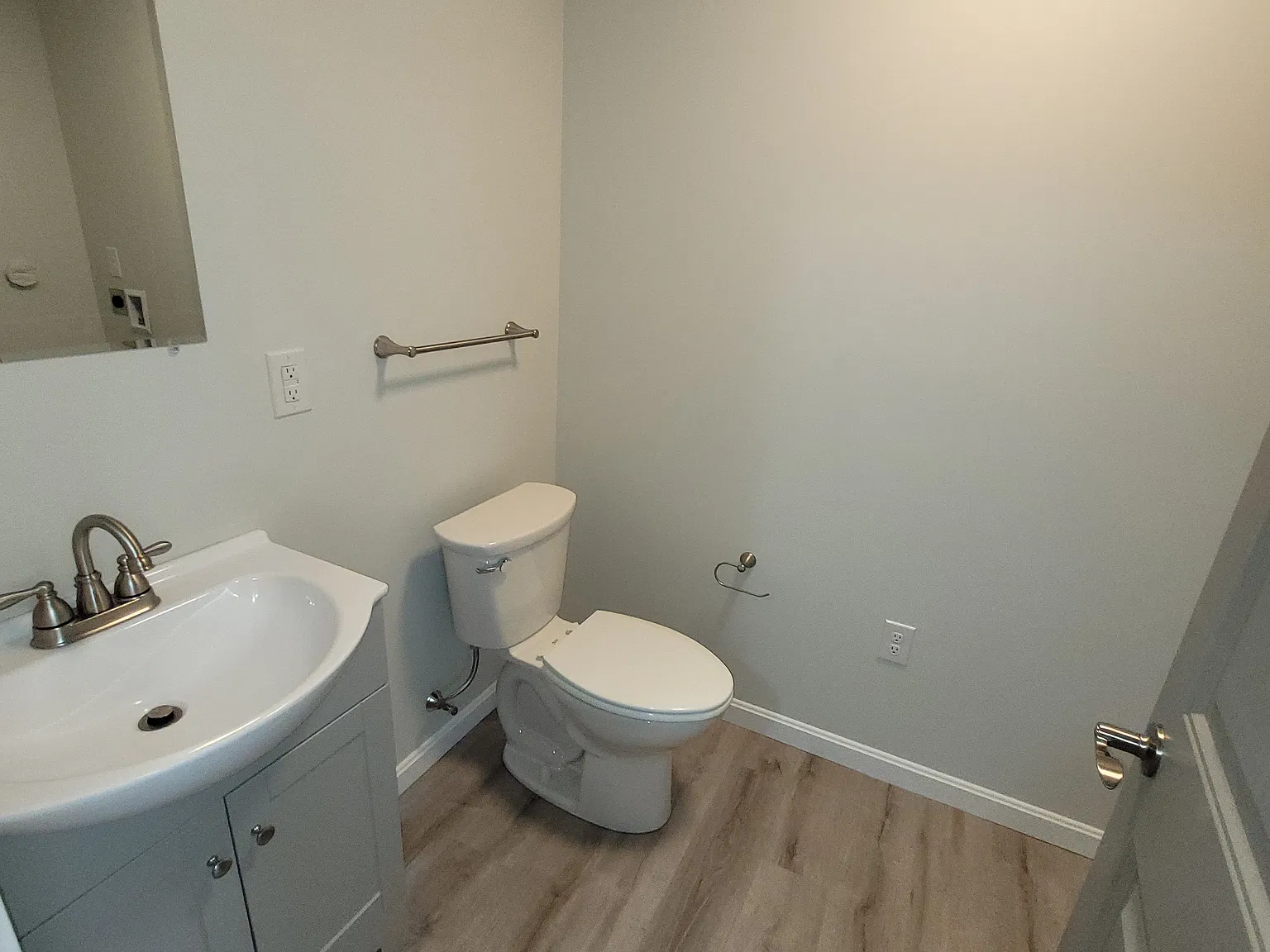 2 bed, 1.5 bath, 1100 sqft, $1,695 — Photo 3
