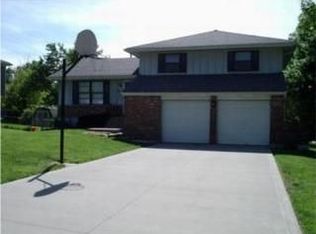 915 S Ferrel Dr, Olathe, KS 66061