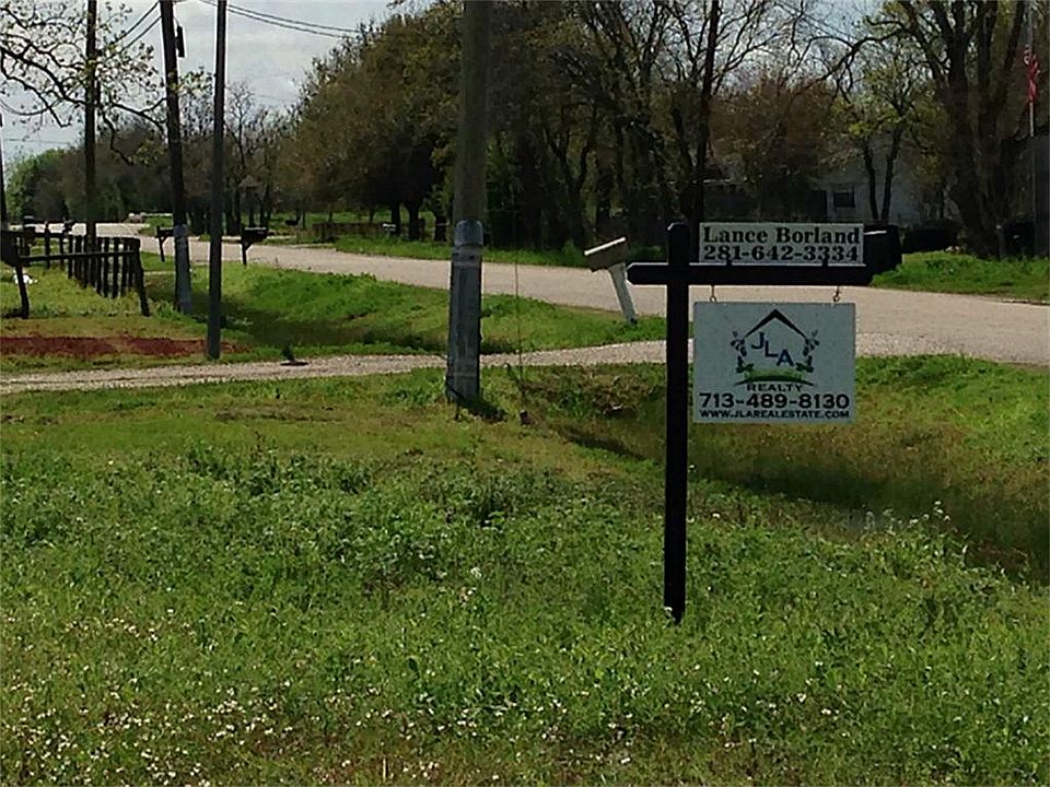 1st image of 3911 Crescent Dr #101C