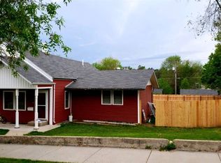 210 S 5th St, Hot Springs, SD 57747