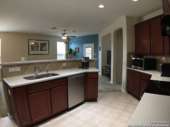 5th image of 943 Spello Cir