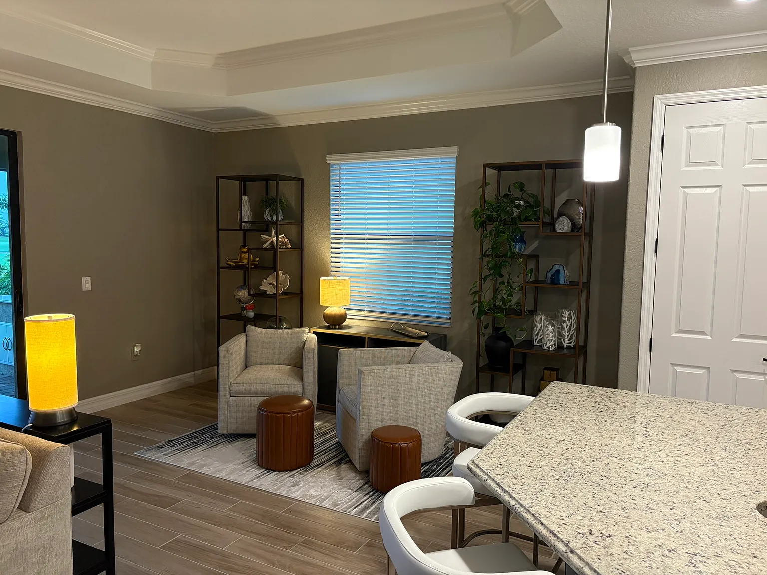 2 bed, 1850 sqft, $3,950 — Photo 4