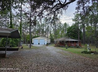110 HILL TOP Loop, Hawthorne, FL 32640