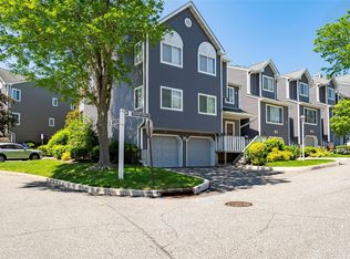 1 Mountain Ter, Nanuet, NY 10954