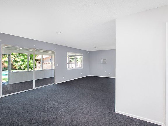 4th image of 23457 Victory Blvd