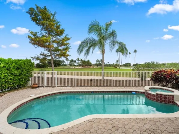 2104 Country Golf Dr, Wellington, FL 33414