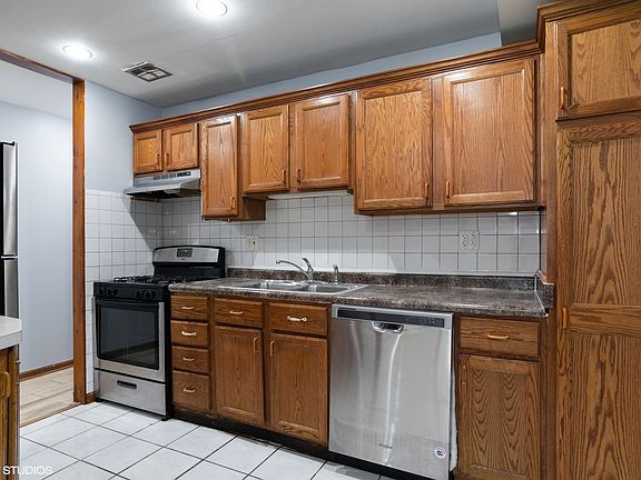 2nd image of 1160 Valley Ln APT 108