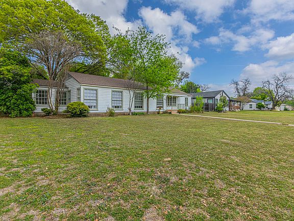 2nd image of 3205 Live Oak Ave