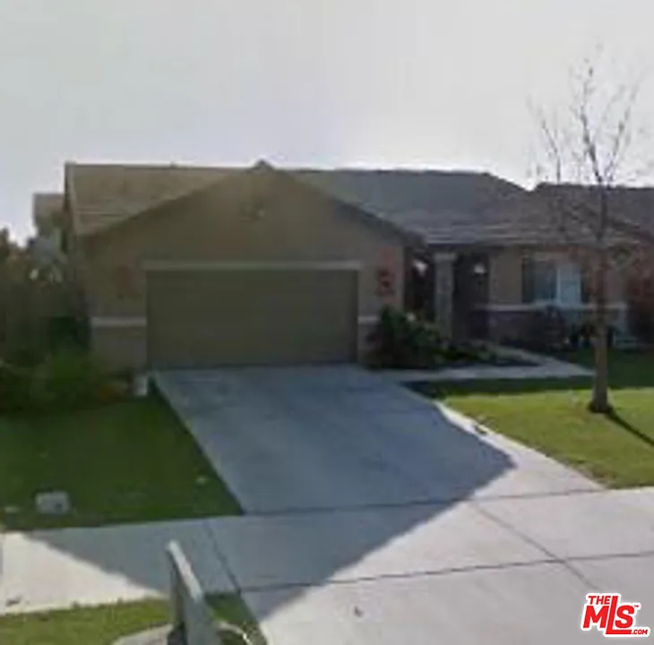 4233 E Vista Ave photo 1