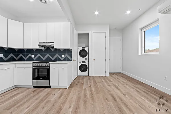 Rented by ERNY LLC | media 21