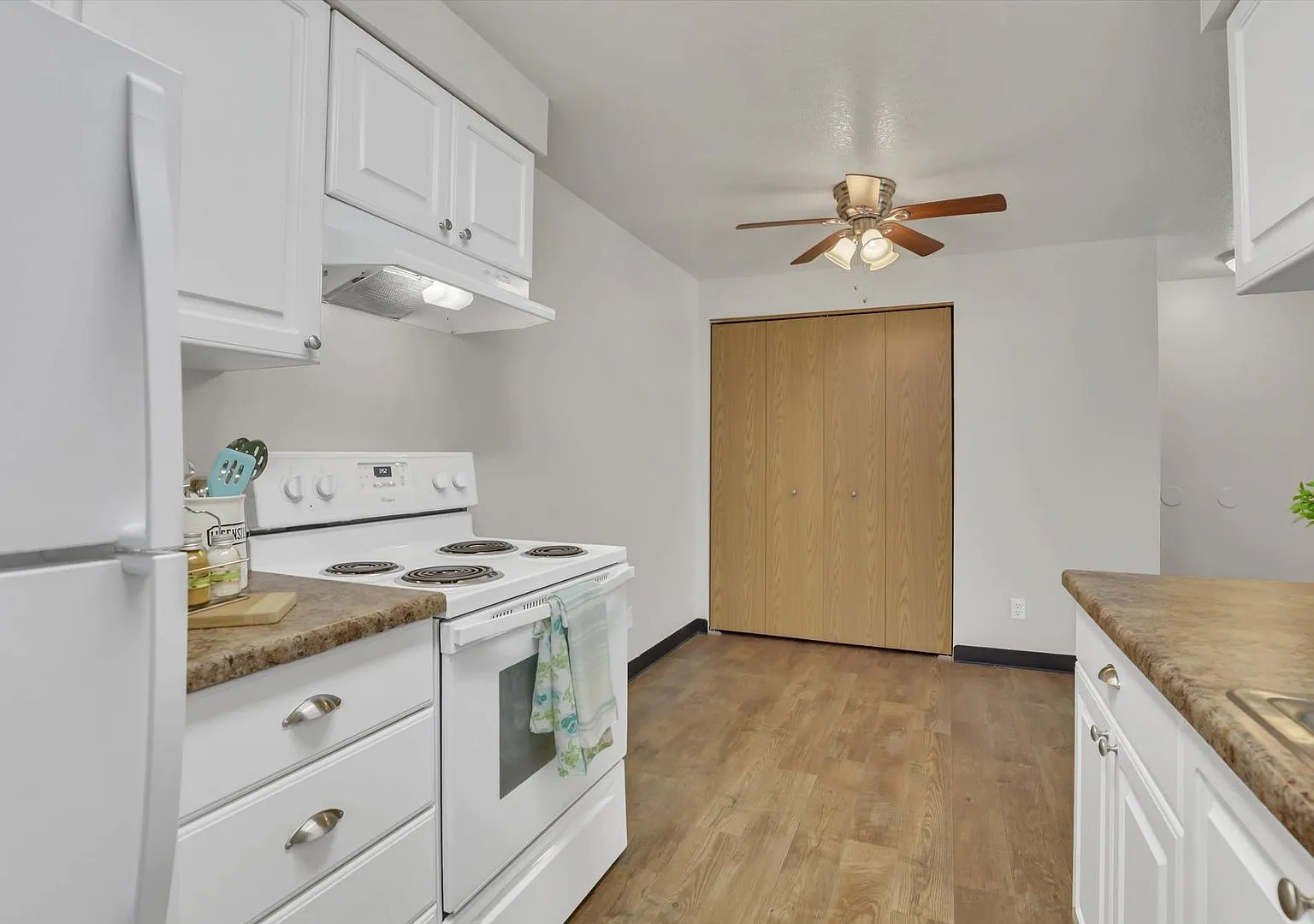 The Heights Apartments — Photo 4
