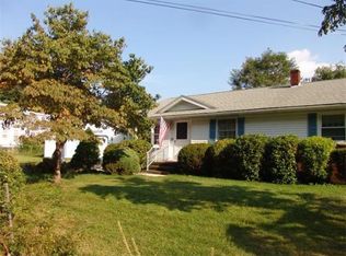 395 Goldthwaite Rd, Whitinsville, MA 01588