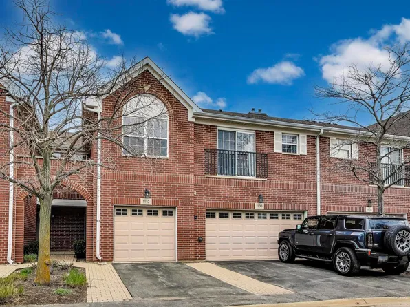 1112 Kensington Dr #A2, Northbrook, IL 60062