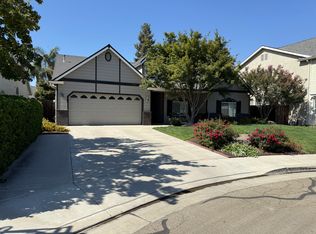 4910 W Modoc Ct, Visalia, CA 93291