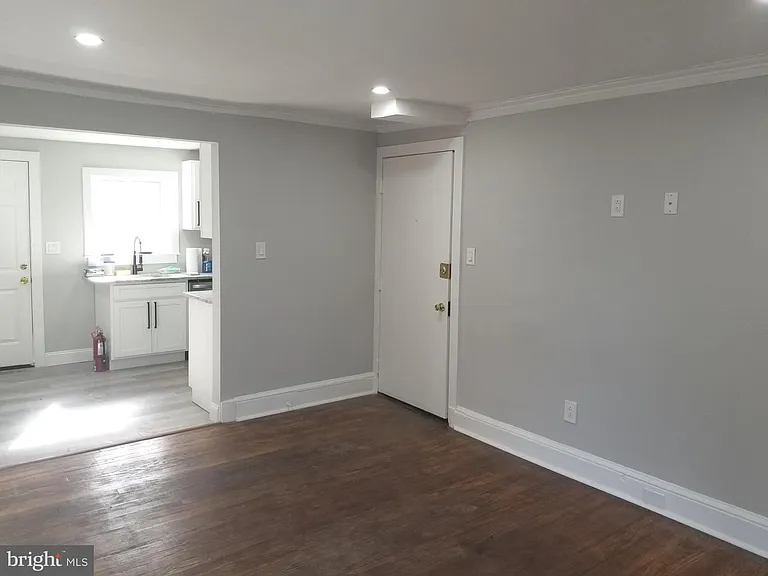 212 Warren St #3 — Photo 9