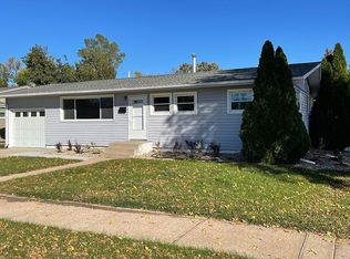 3308 S Glendale Ave, Sioux Falls, SD 57105