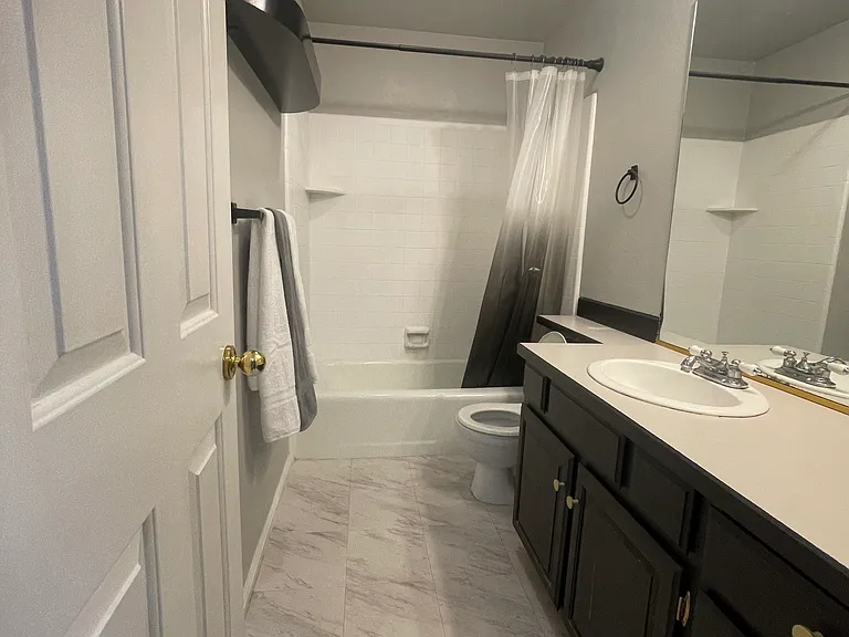453 E 2015 N — Photo 3