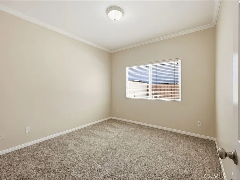 18112 Osborne St — Photo 38