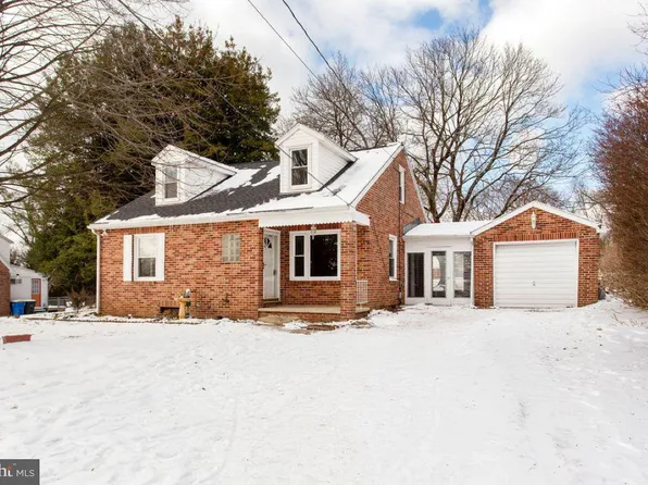 1818 N Eberts Ln, York, PA 17406