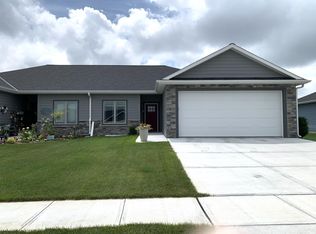 811 Remington Dr, Kearney, NE 68847