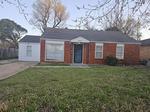 2505 NW Lincoln Ave Photo 1
